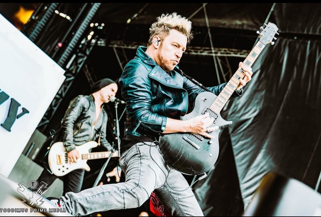 Billy Grey — Guitarist & Songwriter